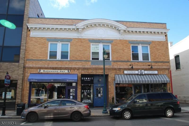 37 Maple St, Unit 4B - Photo 1
