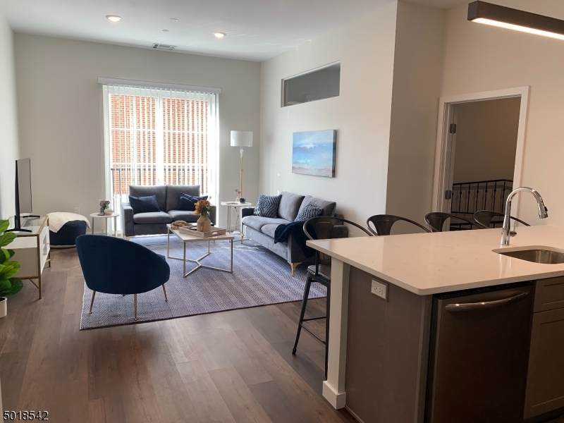 109 Walnut Ave - Photo 1