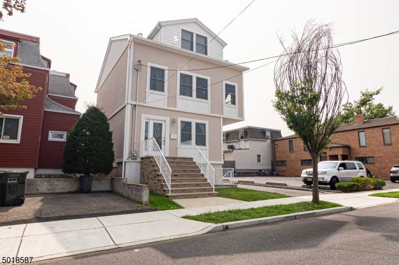31 Chestnut St - Photo 1