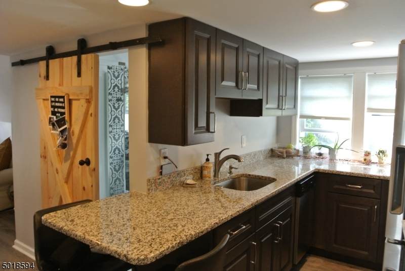 11 Delaware Pl - Photo 1