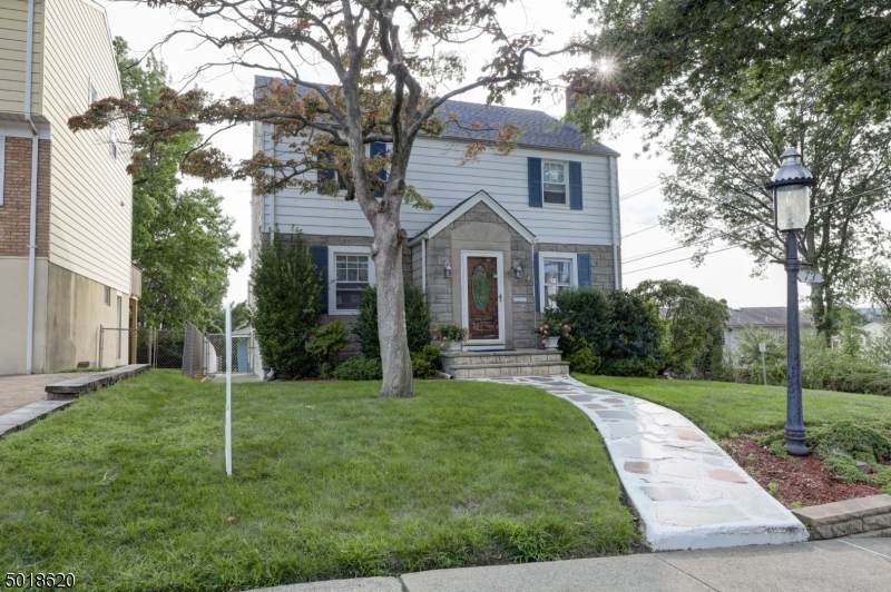73 Cresthill Ave - Photo 1