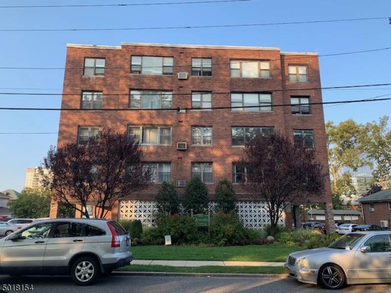 275 Hoym St 1B - Photo 1