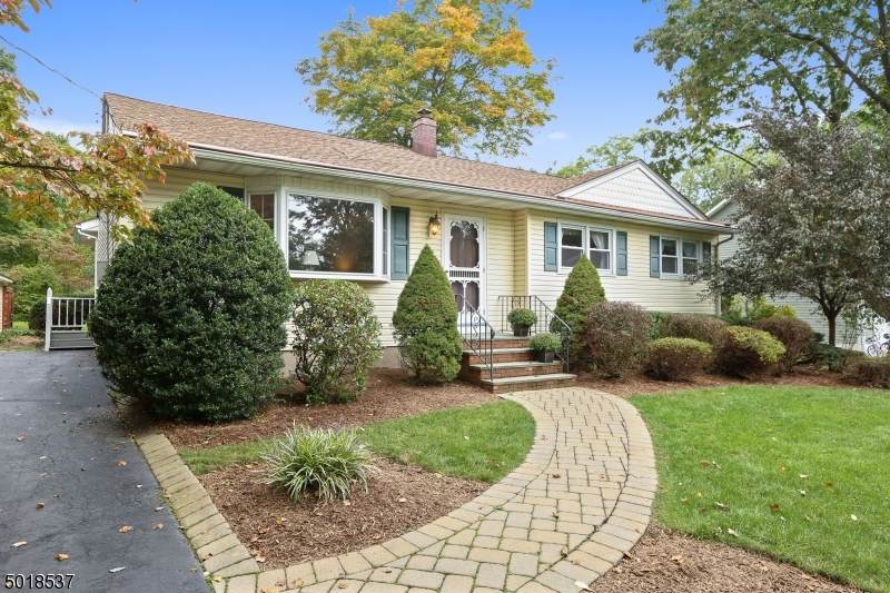 8 Southard Pl - Photo 1