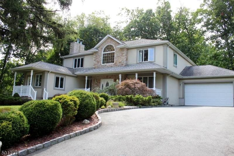 60 Langdon Ave - Photo 1