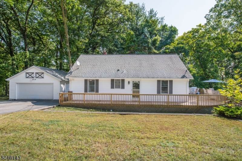 18 Blakely Ave - Photo 1