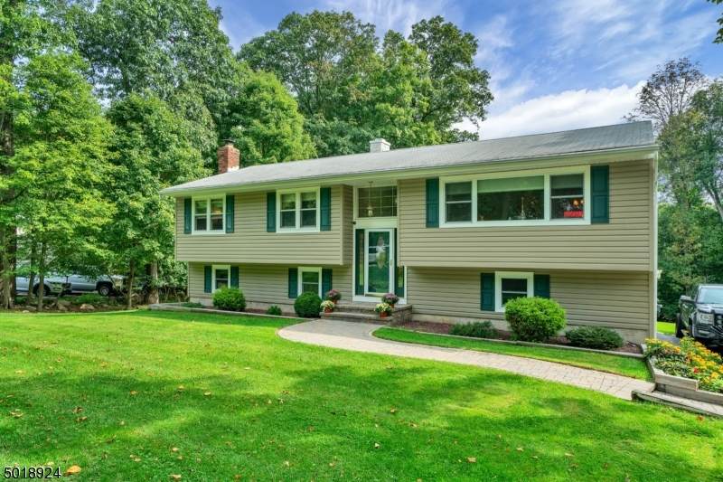 14 Crest Dr - Photo 1