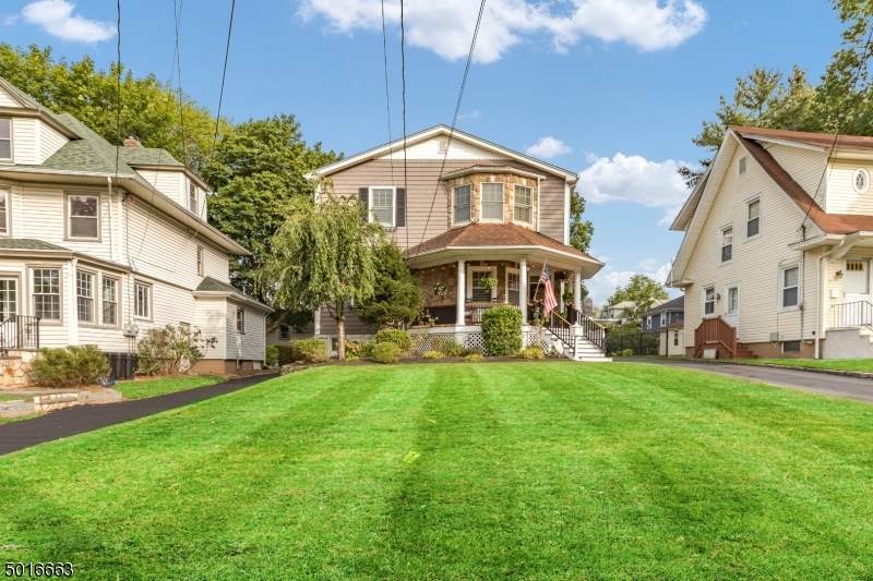 53 Grove Ave - Photo 1