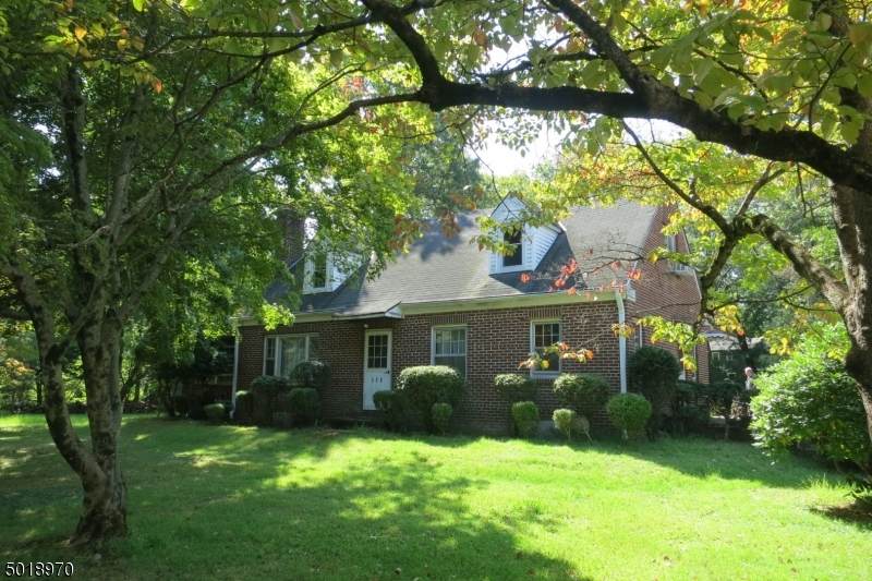 905 Madison Ave - Photo 1
