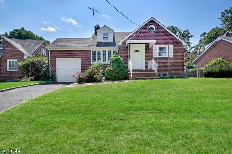 241 Lincoln Ave - Photo 1