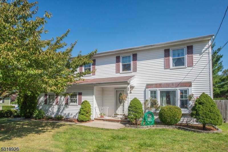 92 Howell Ave - Photo 1