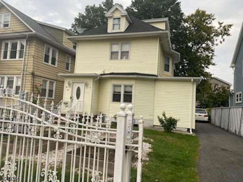 919 Cross Ave - Photo 1