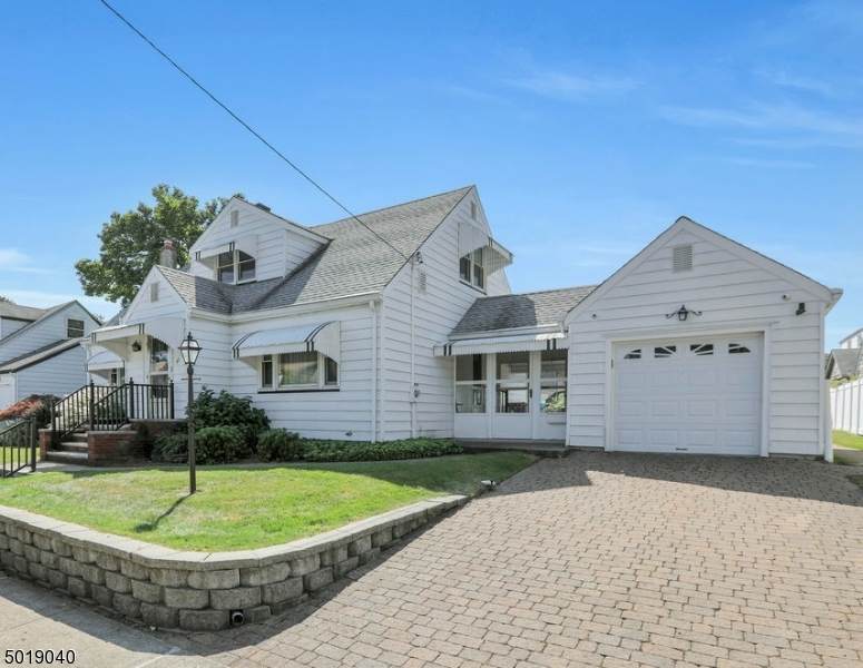 57 Hudson Ave - Photo 1