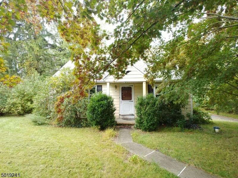 8 Linda Ln - Photo 1