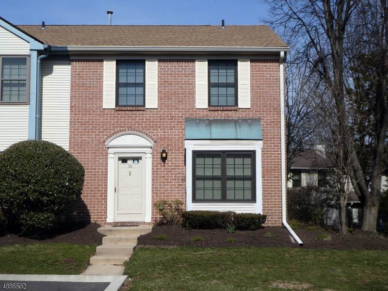 16 Kirby Ln - Photo 1