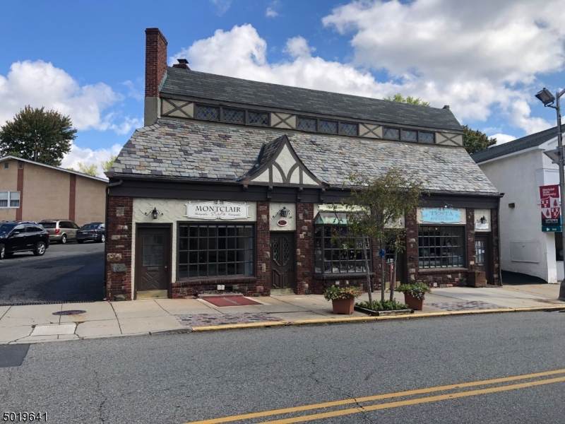 547 Valley Rd - Photo 1
