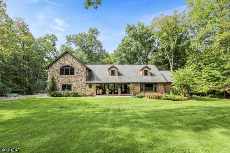 5 Fox Hedge Rd - Photo 1