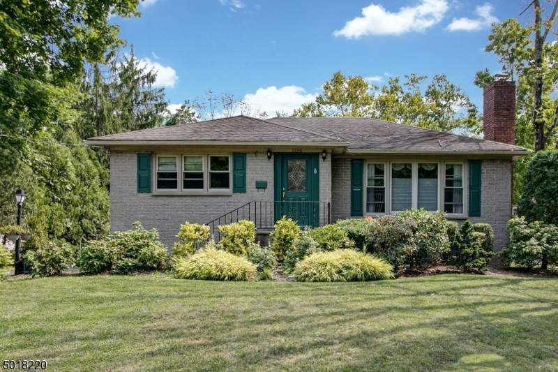 1490 Springfield Ave - Photo 1