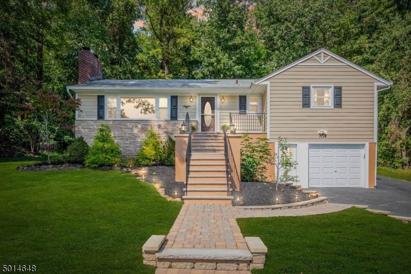 224 Gates Ave - Photo 1