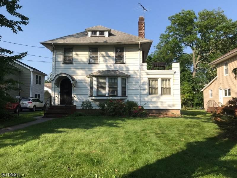 569 Trinity Pl - Photo 1