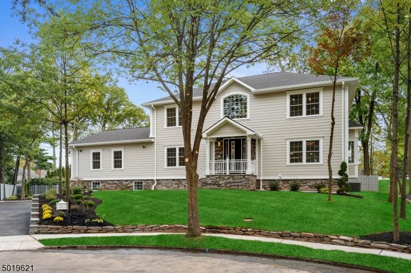 15 Amy Dr - Photo 1
