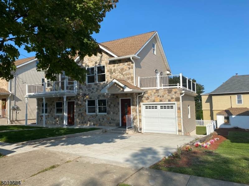 26 Vernon Ave - Photo 1
