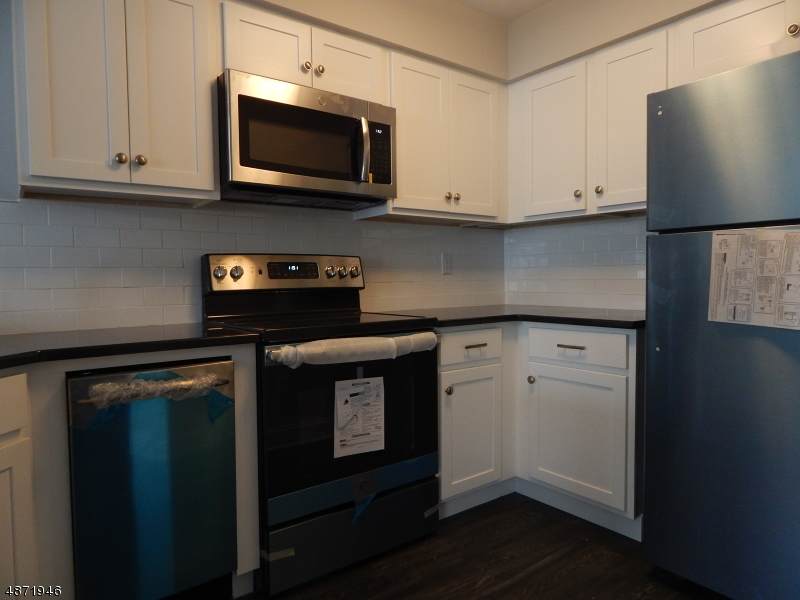 11 Cortland Ln - Photo 1