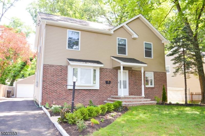 587 Fisk Pl - Photo 1