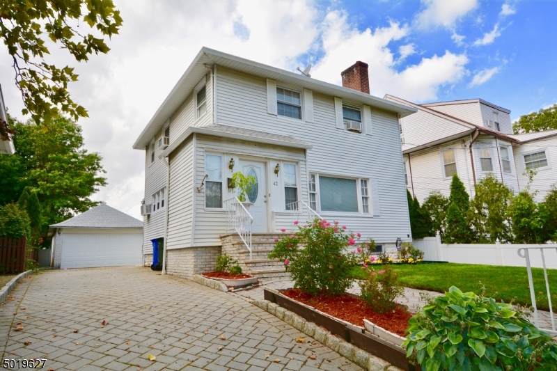 42 Sylvan St - Photo 1