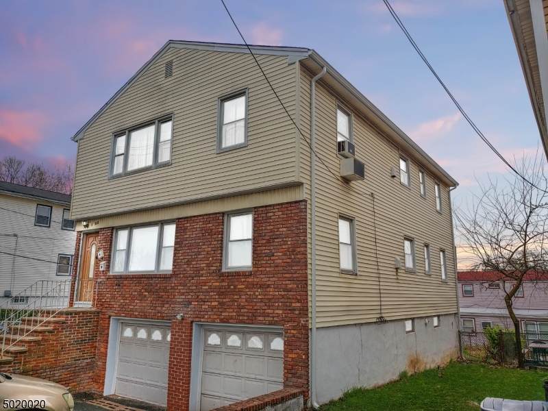 1465 Leslie St - Photo 1