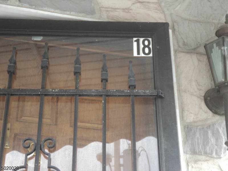 18 Grove Ter - Photo 1