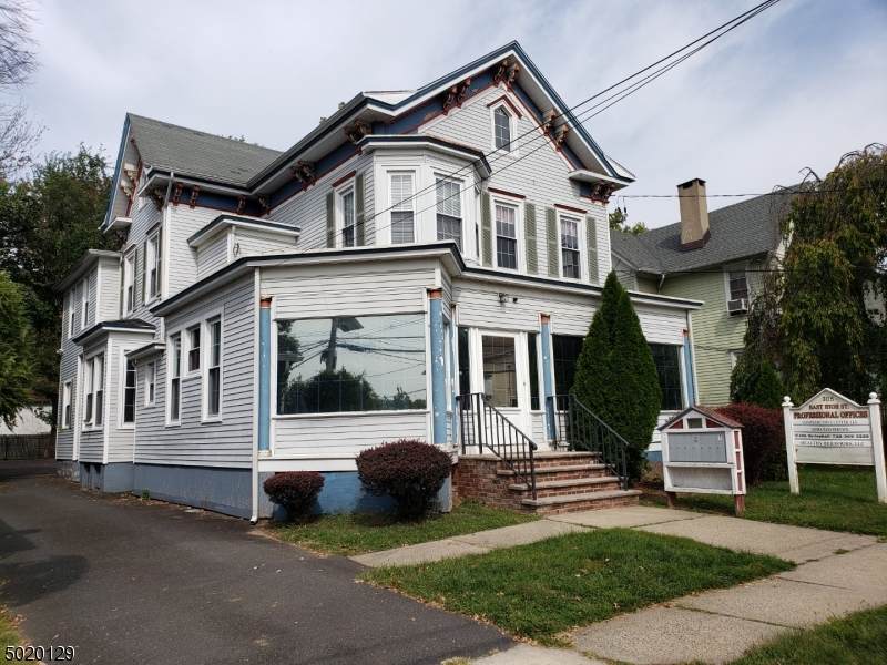 305 E High St - Photo 1
