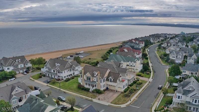 1 Lighthouse Dr - Photo 1