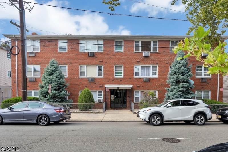 475 Elm St - Photo 1