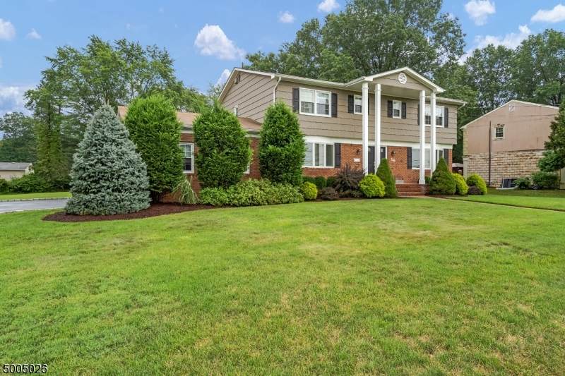 16 Dellmead Dr - Photo 1