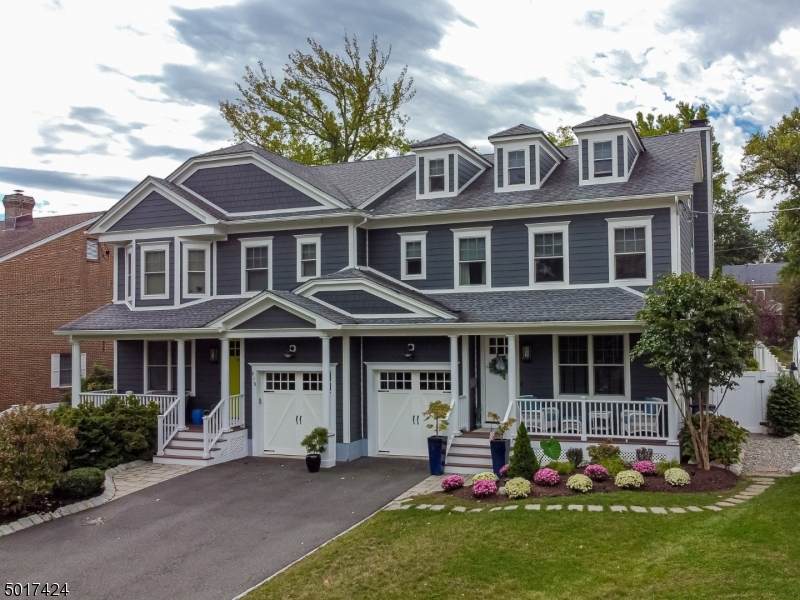 319 Elm St - Photo 1