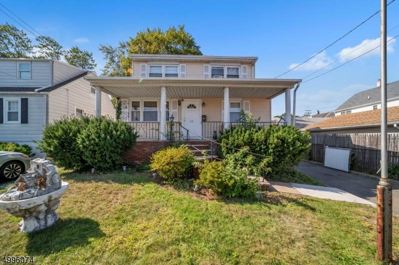 611 Lewandowski St - Photo 1