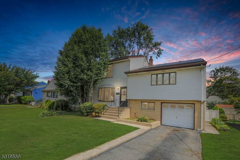 686 Bloomfield Ave - Photo 1