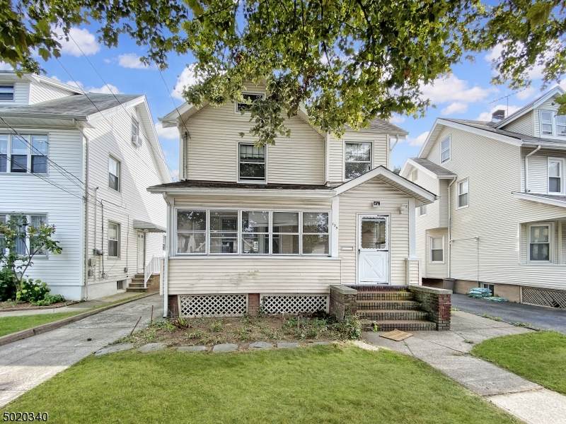 133 De Mott Ave - Photo 1