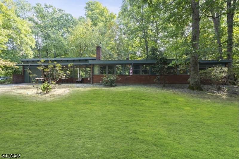 36 Laura Ln - Photo 1