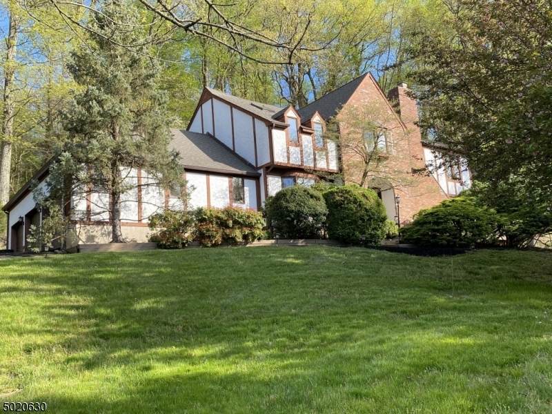 7 Springdale Ln - Photo 1