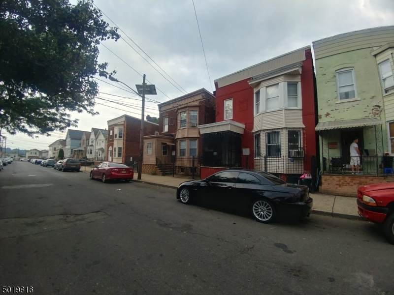 70 Winthrop St - Photo 1