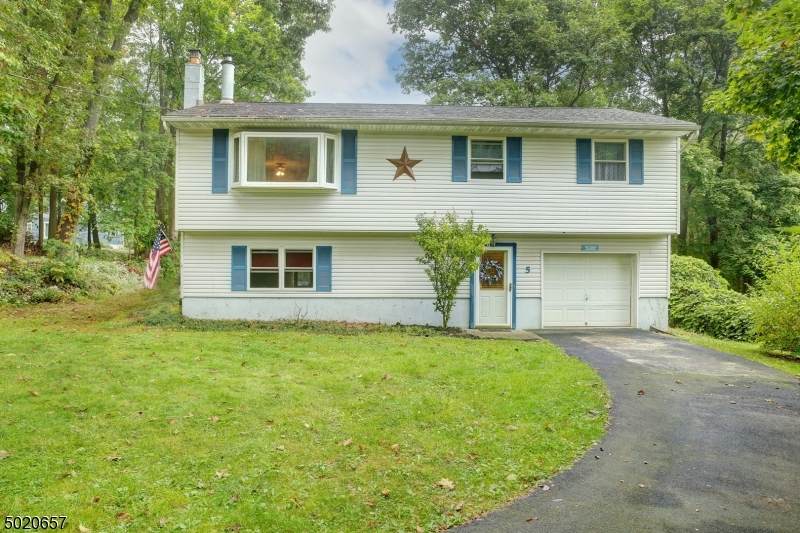 5 Port Morris Ave - Photo 1
