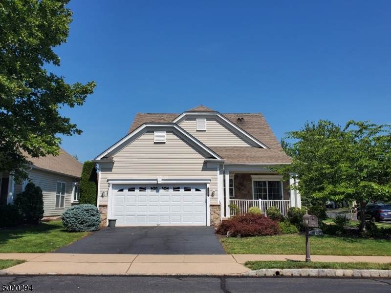 287 Longwood Ln - Photo 1