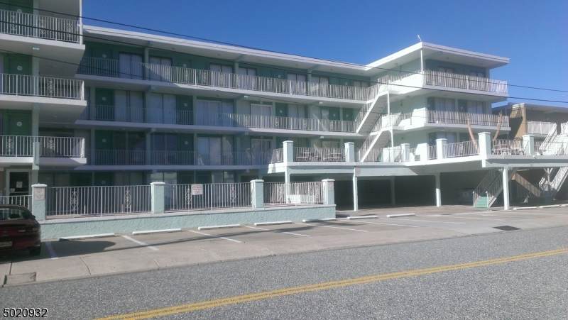 404 E Denver Ave - Photo 1