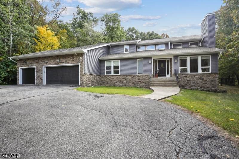 8 Hidden Valley Dr - Photo 1