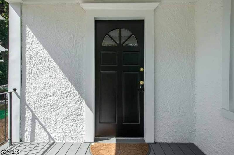 73 Pine Grove Ter - Photo 1