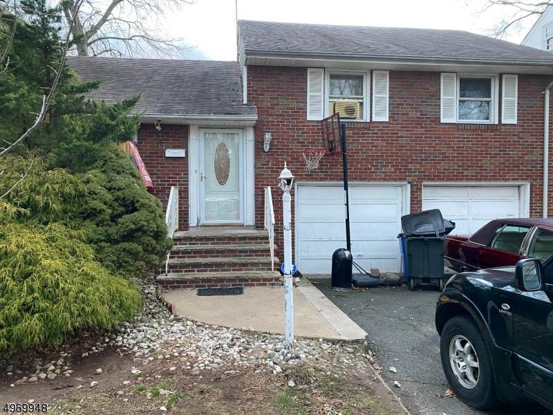 294 Whitewood Rd - Photo 1