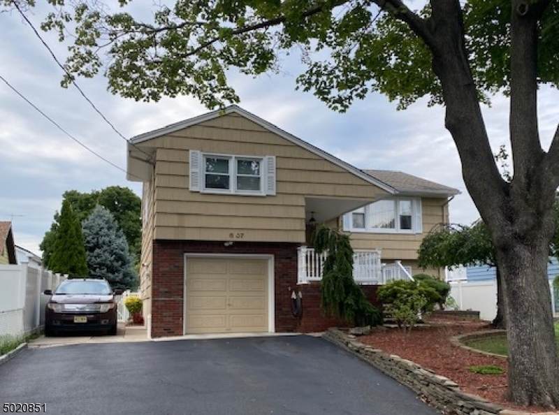 8 Oak St - Photo 1