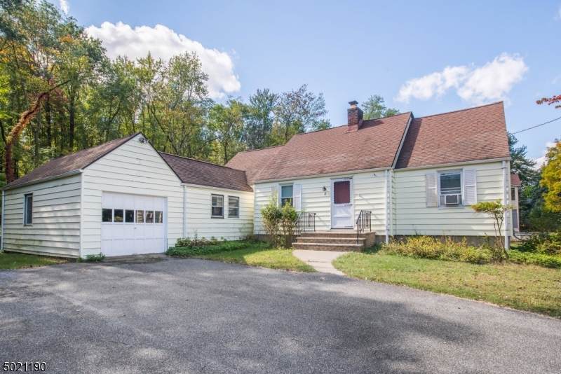 8 Shire Ave - Photo 1