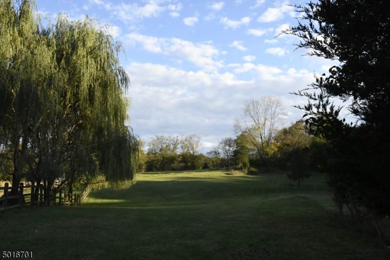 64 Millbrook Rd - Photo 1